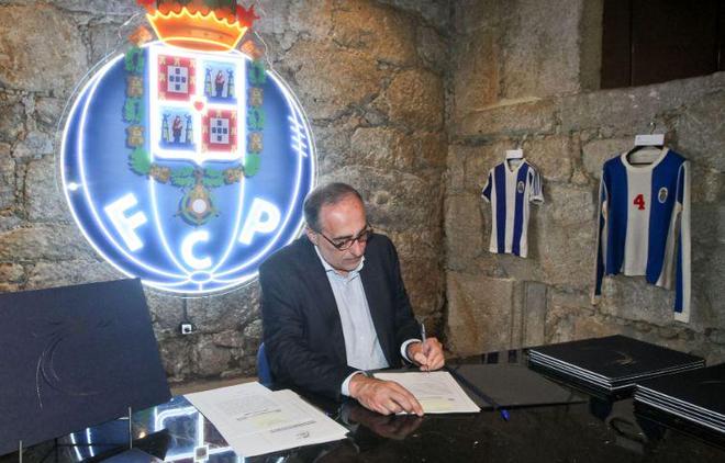 给予女足足 给予女足足